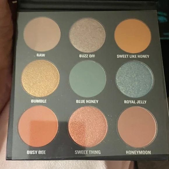 Pressed Powder Palette - Blue Honey Pallet BNIB - Picture 2 of 8